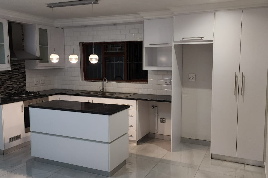 5 Bedroom Property for Sale in Vredekloof Western Cape